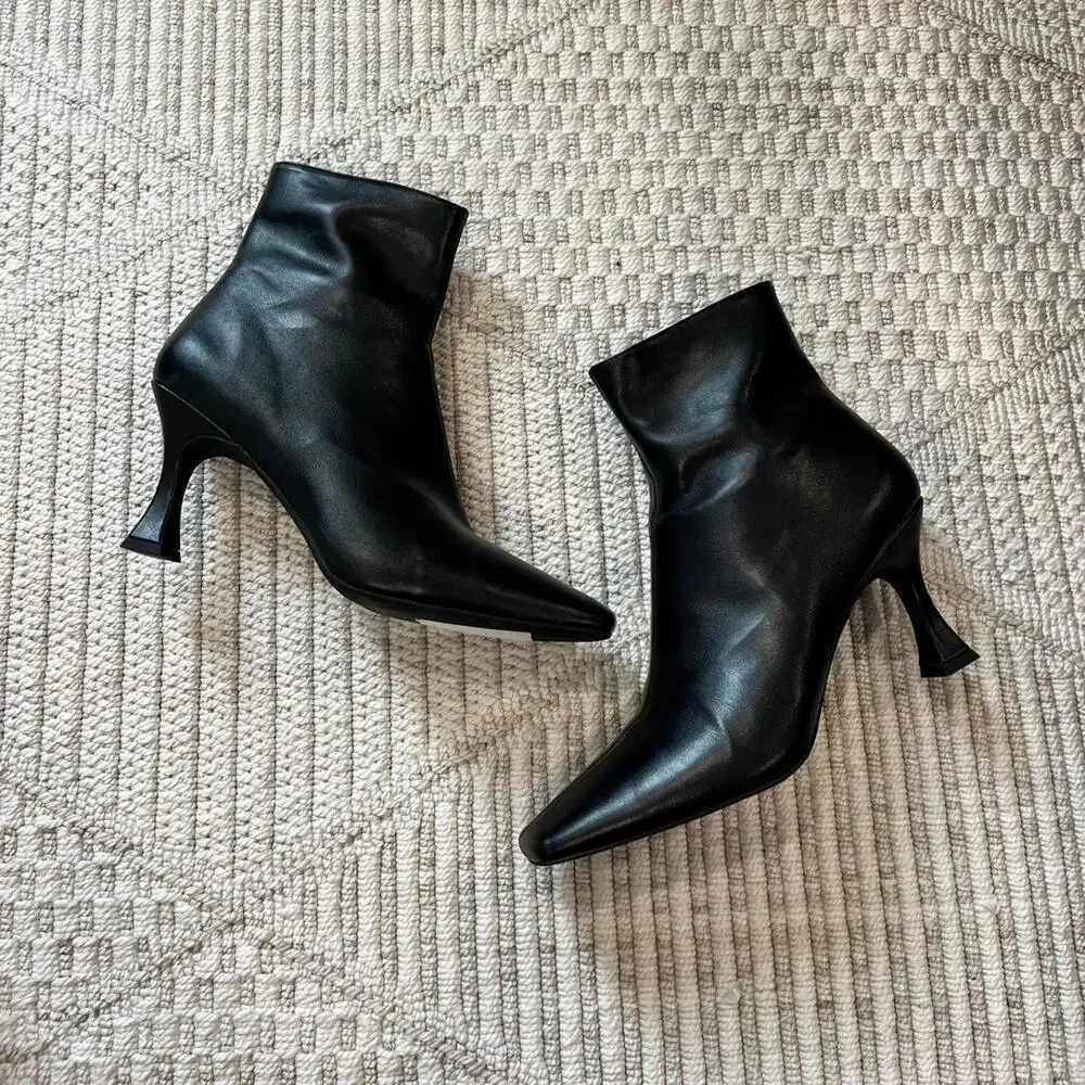 Jeffrey Campbell size retail
